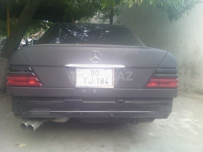 Mercedes E 420 1993, 180,000 km - 4.2 l - Bakı