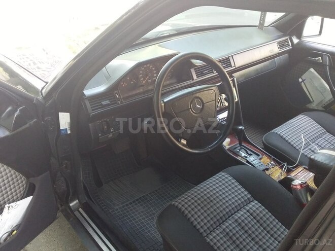 Mercedes E 220 1995, 420,000 km - 2.2 l - Bakı