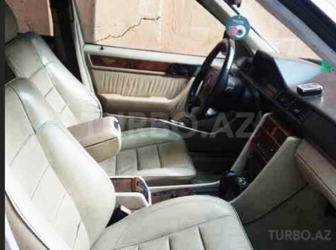 Mercedes E 420 1993, 180,000 km - 4.2 l - Bakı
