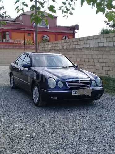 Mercedes E 240 1999, 207,700 km - 2.4 l - Ağcabədi