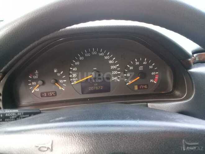 Mercedes E 240 1999, 207,700 km - 2.4 l - Ağcabədi