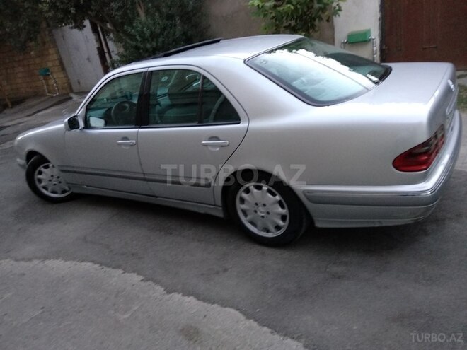 Mercedes E 220 1999, 398,000 km - 2.2 л - Bakı