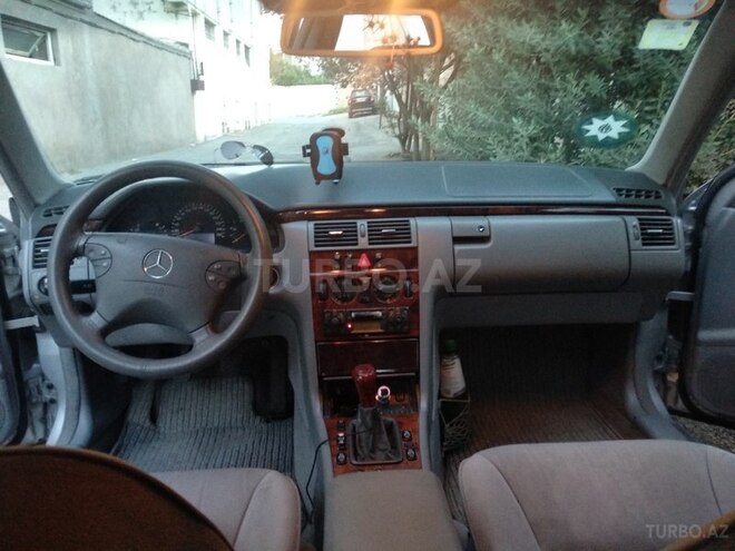 Mercedes E 220 1999, 398,000 km - 2.2 л - Bakı