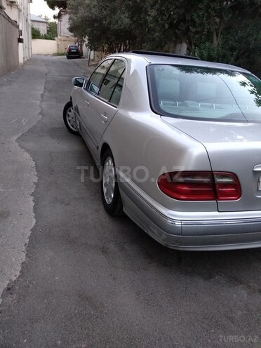 Mercedes E 220 1999, 398,000 km - 2.2 л - Bakı