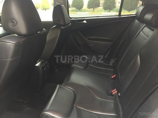 Volkswagen Passat 2010, 221,683 km - 2.0 l - Bakı