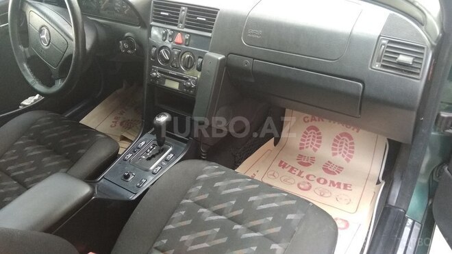 Mercedes C 220 2000, 243,000 km - 2.2 л - Bakı