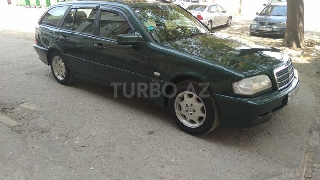 Mercedes C 220 2000, 243,000 km - 2.2 л - Bakı