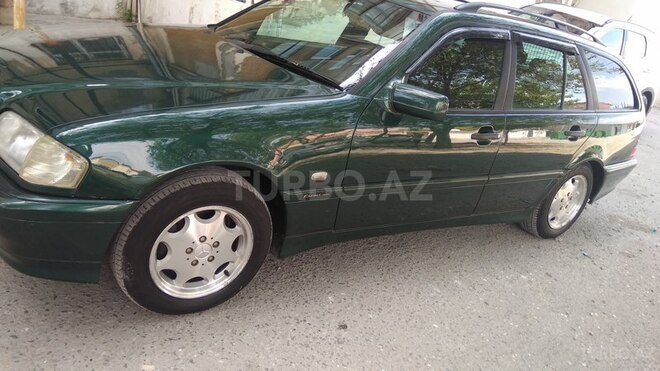 Mercedes C 220 2000, 243,000 km - 2.2 л - Bakı