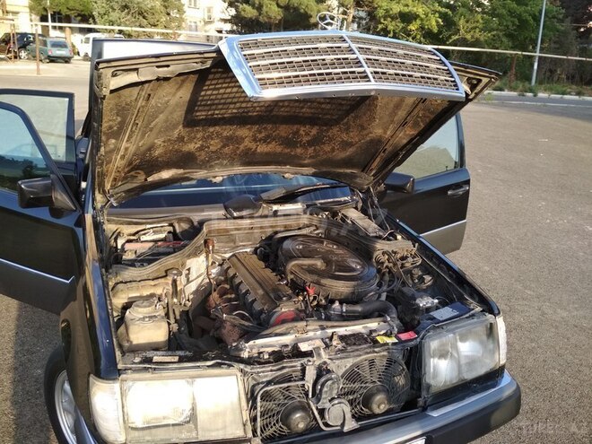 Mercedes E 300 1992, 206,106 km - 3.0 л - Bakı