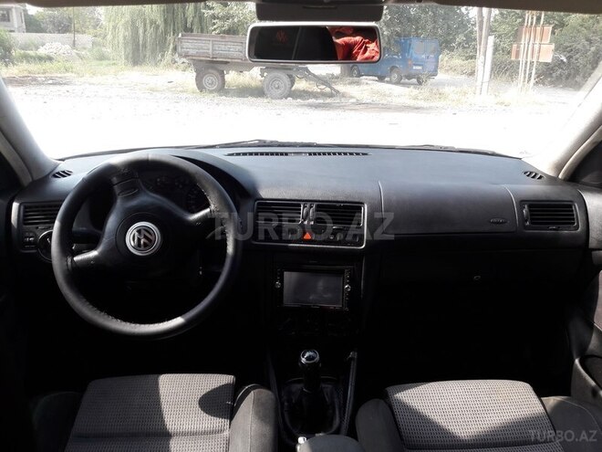 Volkswagen Golf 2001, 210,000 km - 2.0 l - Xudat