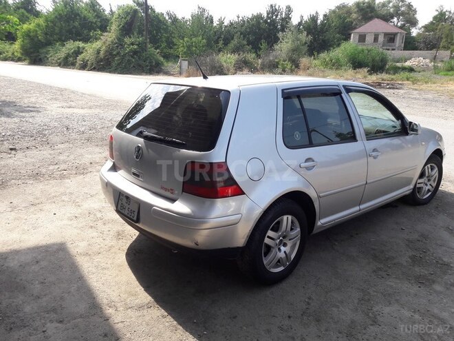 Volkswagen Golf 2001, 210,000 km - 2.0 l - Xudat