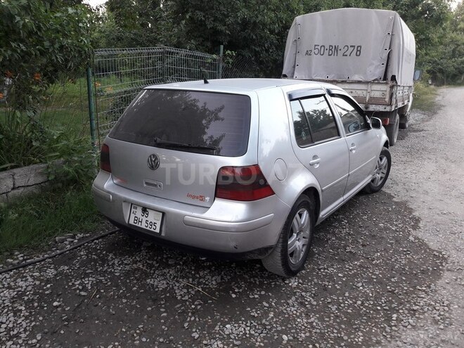 Volkswagen Golf 2001, 210,000 km - 2.0 l - Xudat