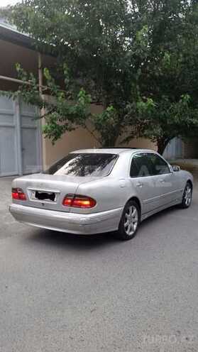 Mercedes E 270 2001, 260,000 km - 2.7 l - Mingəçevir