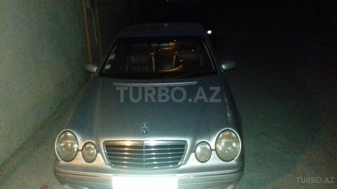 Mercedes E 240 1999, 320,000 km - 2.6 l - Bakı