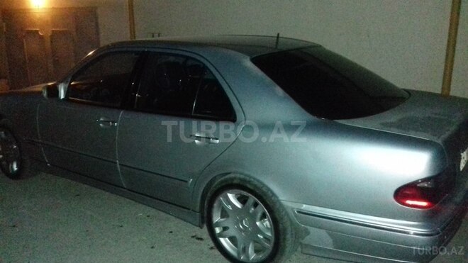Mercedes E 240 1999, 320,000 km - 2.6 l - Bakı