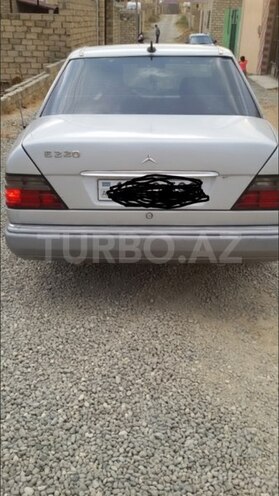 Mercedes E 220 1993, 399,520 km - 2.2 л - Bakı