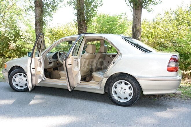 Mercedes C 230 1999, 250,000 km - 2.3 l - Zaqatala