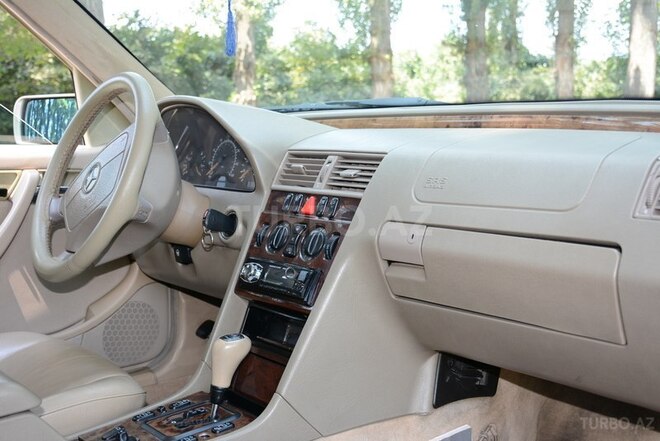 Mercedes C 230 1999, 250,000 km - 2.3 l - Zaqatala