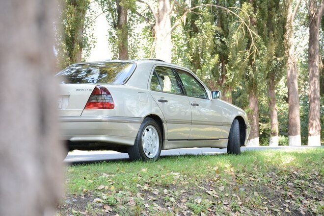 Mercedes C 230 1999, 250,000 km - 2.3 l - Zaqatala