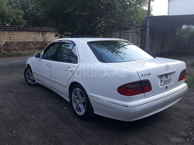 Mercedes E 240 2001, 270,000 km - 2.6 л - Gəncə