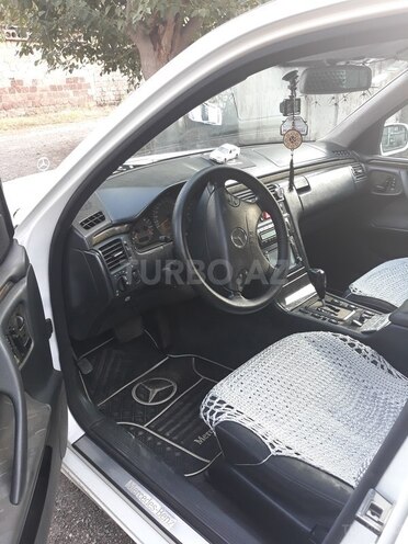 Mercedes E 240 2001, 270,000 km - 2.6 л - Gəncə