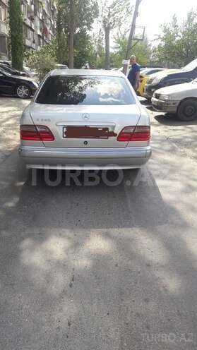 Mercedes E 240 2001, 250,000 km - 2.6 l - Bakı