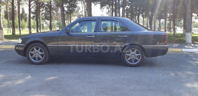 Mercedes C 220 1996, 325,000 km - 2.2 л - Sumqayıt