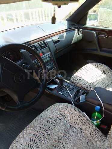 Mercedes E 200 1996, 368,000 km - 2.0 l - Bakı