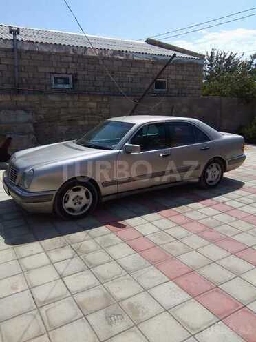 Mercedes E 200 1996, 368,000 km - 2.0 l - Bakı