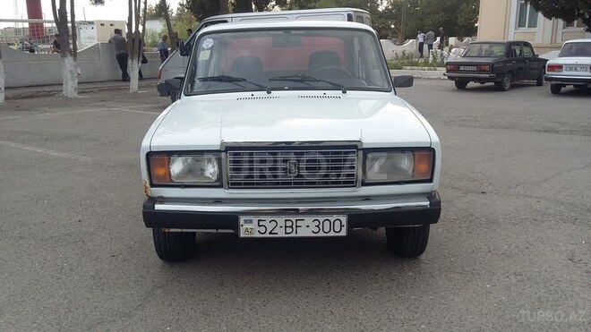LADA (VAZ) 2107 2008, 52,000 km - 1.6 l - Salyan