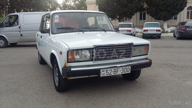 LADA (VAZ) 2107 2008, 52,000 km - 1.6 l - Salyan