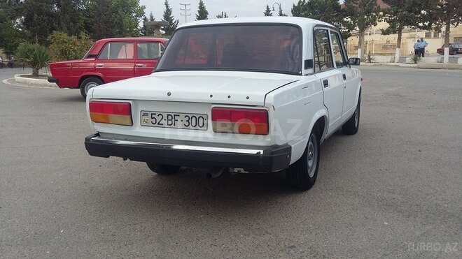 LADA (VAZ) 2107 2008, 52,000 km - 1.6 l - Salyan