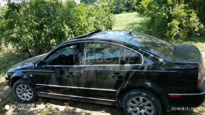 Volkswagen Passat 2002, 258,000 km - 1.8 л - Bərdə