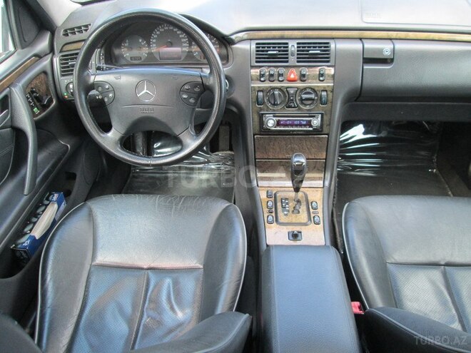 Mercedes E 240 1999, 370,000 km - 2.4 l - Bakı