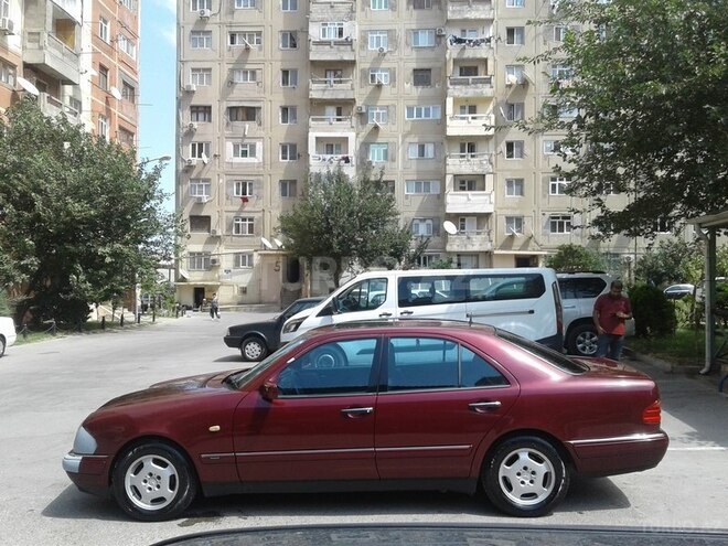 Mercedes E 240 1999, 250,000 km - 2.4 l - Bakı