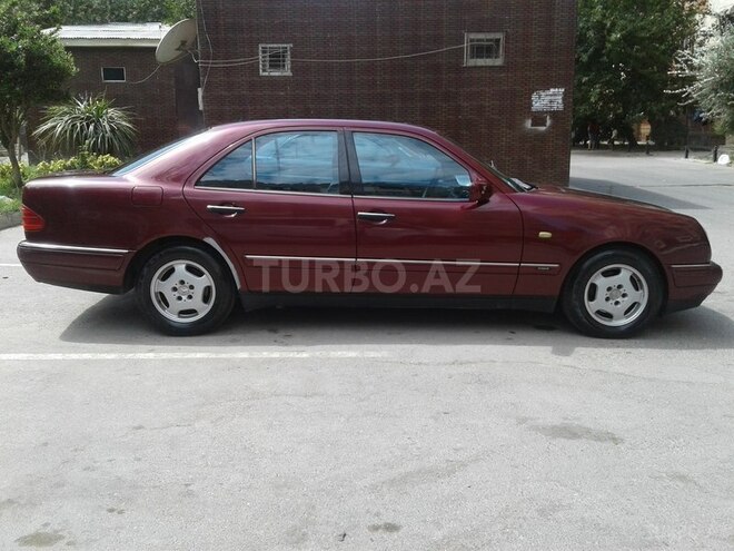 Mercedes E 240 1999, 250,000 km - 2.4 l - Bakı