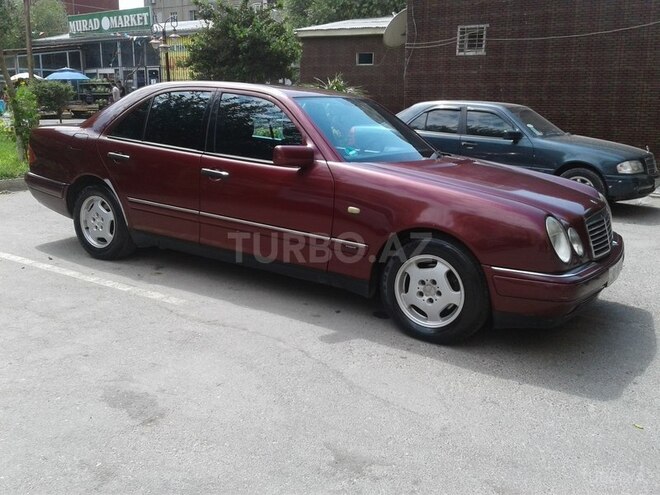 Mercedes E 240 1999, 250,000 km - 2.4 l - Bakı