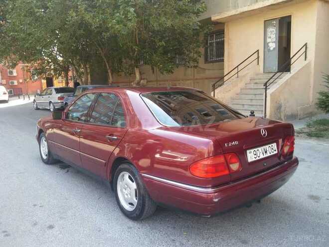 Mercedes E 240 1999, 250,000 km - 2.4 l - Bakı