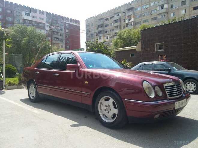 Mercedes E 240 1999, 250,000 km - 2.4 l - Bakı