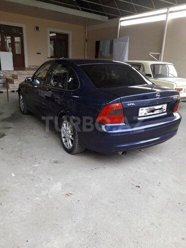 Opel Vectra 1999, 240,000 km - 1.6 l - Gəncə