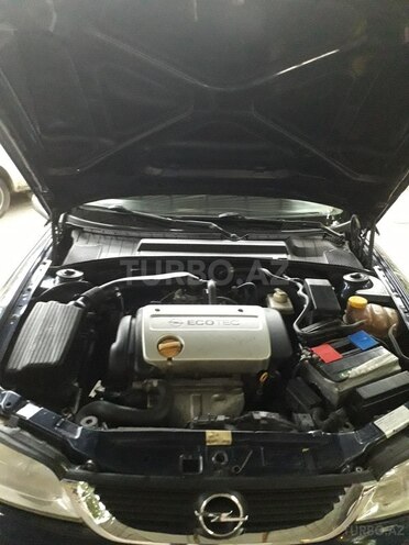 Opel Vectra 1999, 240,000 km - 1.6 l - Gəncə