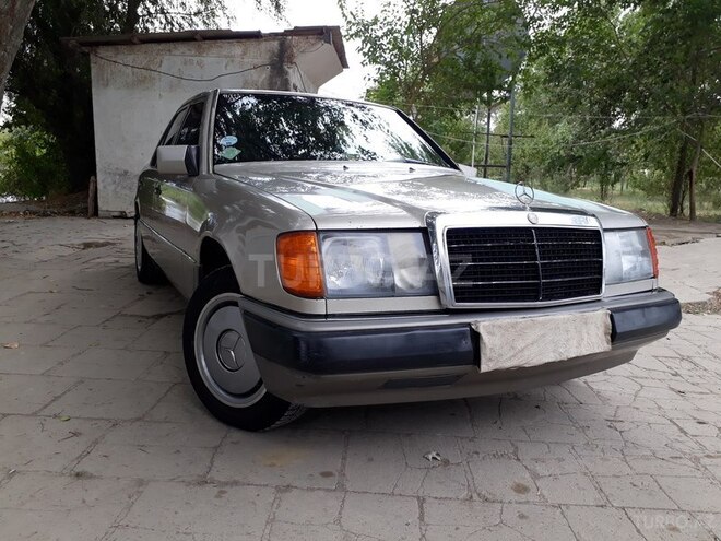Mercedes E 200 1990, 400,568 km - 2.0 l - Bakı