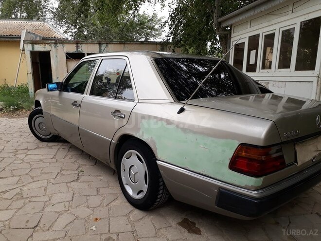 Mercedes E 200 1990, 400,568 km - 2.0 l - Bakı