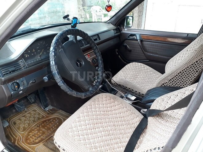 Mercedes E 200 1990, 400,568 km - 2.0 l - Bakı