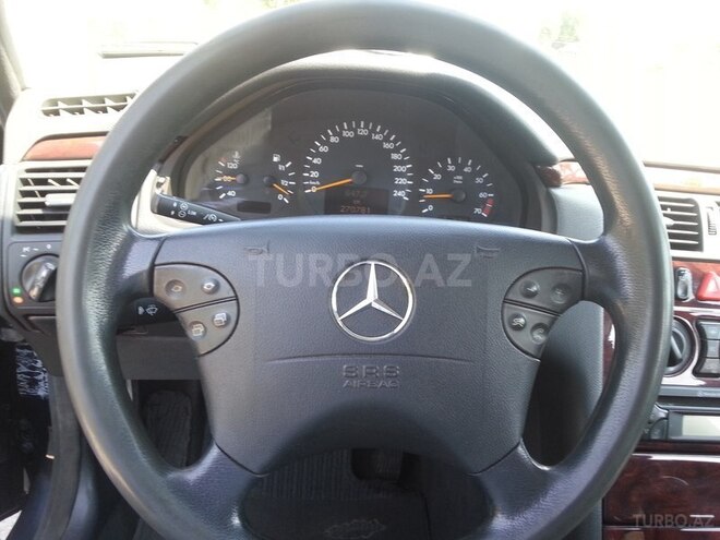 Mercedes E 240 2000, 270,235 km - 2.4 l - Sumqayıt