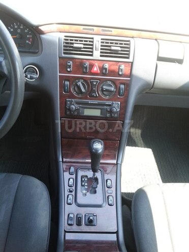 Mercedes E 240 2000, 270,235 km - 2.4 l - Sumqayıt