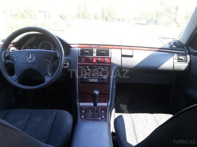 Mercedes E 240 2000, 270,235 km - 2.4 l - Sumqayıt