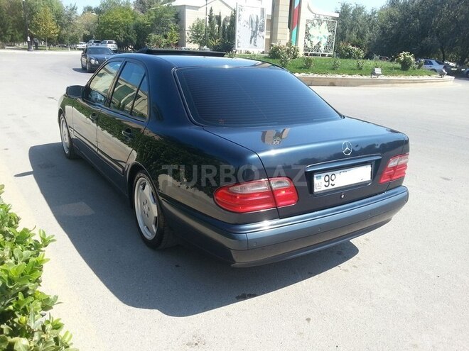 Mercedes E 240 2000, 270,235 km - 2.4 l - Sumqayıt