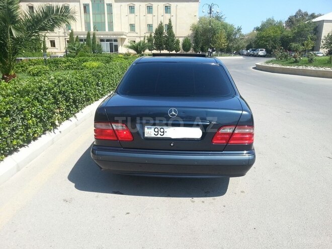 Mercedes E 240 2000, 270,235 km - 2.4 l - Sumqayıt