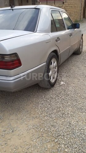 Mercedes E 220 1993, 396,380 km - 2.2 л - Bakı